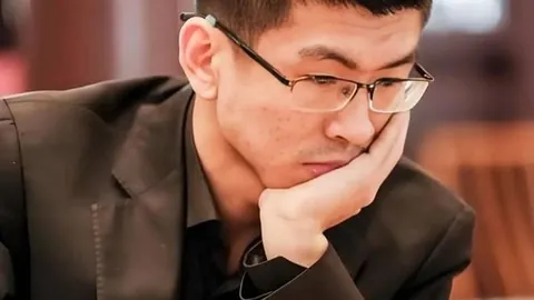 内马尔离队风波：利雅得新月瞄准萨拉赫，转会战火重燃